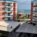 Miri Apartments Velipoj